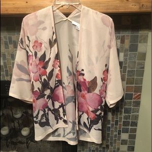 ‼️BOGO‼️Semi sheer kimono like top